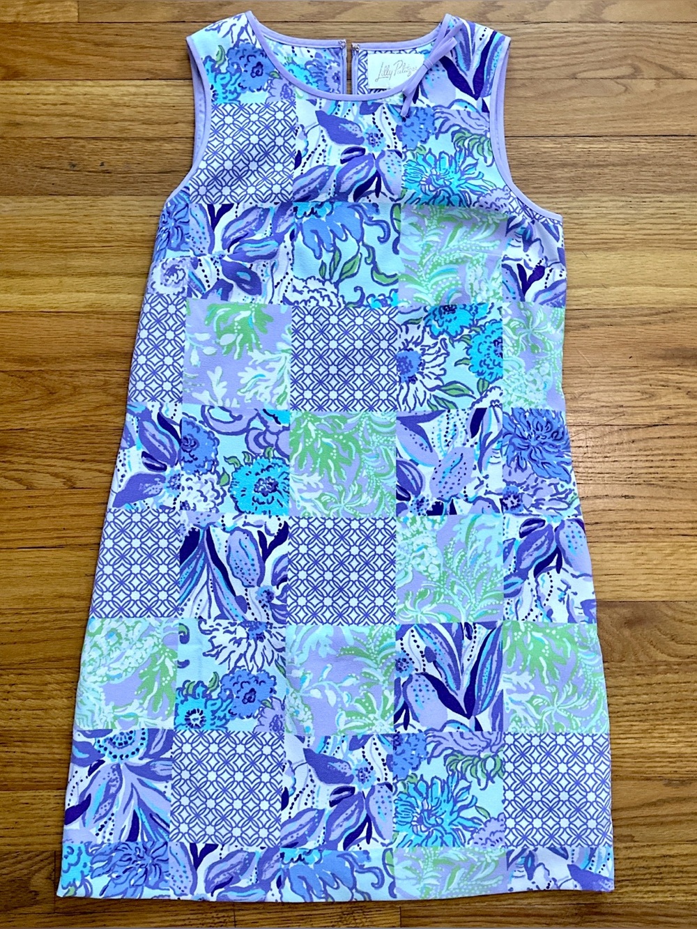 Lilly Pulitzer 00, Julienne Shift Dress  in 
"Multi Juicy Story Patch" PTP 16.5”